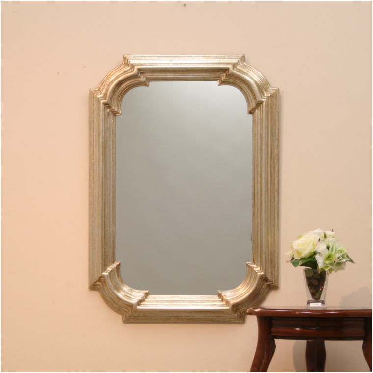 木製の枠で高品質なイタリア製の鏡