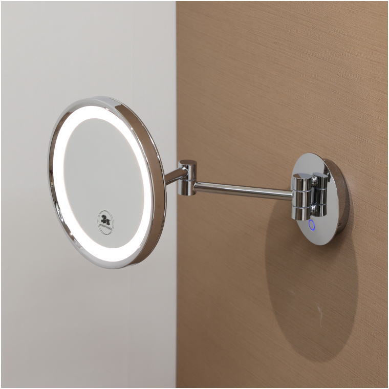 ライト色を切り替え可能なLED壁付け拡大鏡。明るさと位置を自在に調整できる設計。