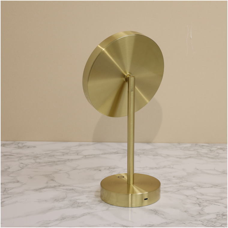 真鍮ヘアライン仕上げ 充電式LED付き拡大スタンドミラー 背面デザイン